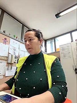 bichota85 online show from March 12, 12:42 pm