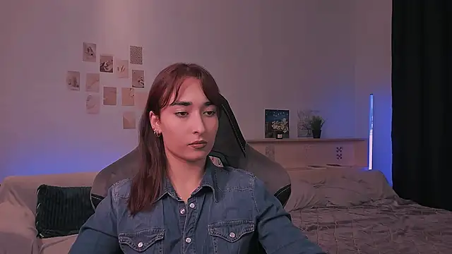 Snapshot of yourfitoviolett chatting on October 18, 6:32 pm yourfitoviolett online show from October 18, 6:32 pm
