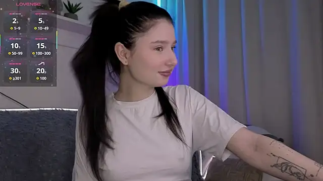  Lua   online show from April 23, 5:25 pm