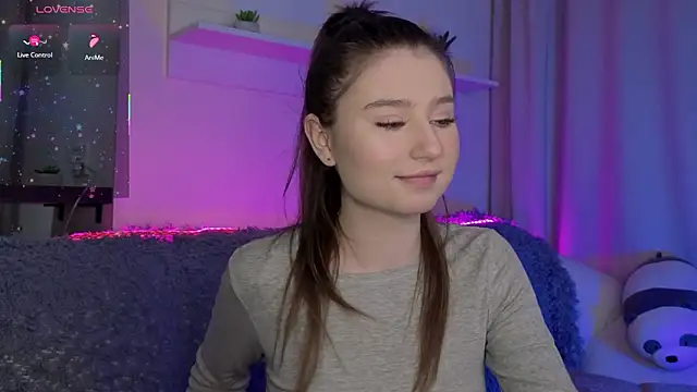  Lua   online show from February 6, 11:45 pm