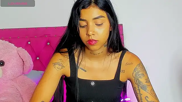 dahiiangomezz online show from March 24, 3:45 pm
