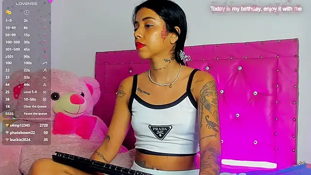 Snapshot of dahiiangomezz chatting on June 20, 11:43 pm dahiiangomezz online show from June 20, 11:43 pm
