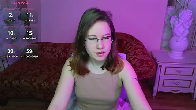 Lisa Roses online show from December 1, 4:35 am