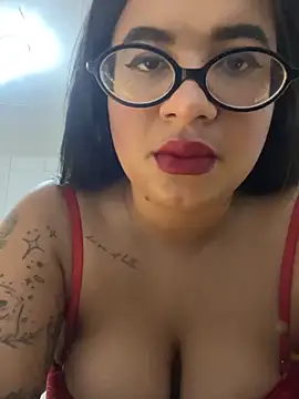 Snapshot of ursinha999 chatting on February 18, 1:14 am ursinha999 online show from February 18, 1:14 am