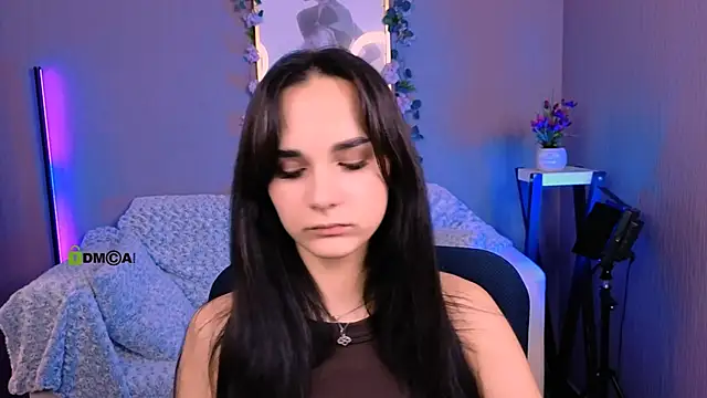 Snapshot of ariana_ross7 chatting on October 18, 7:05 pm ariana ross7 online show from October 18, 7:05 pm