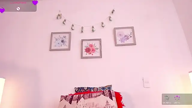 mely rosse  online show from July 4, 1:48 pm