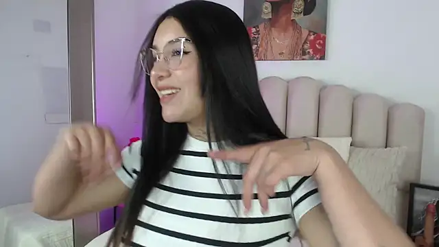 Snapshot of miawhite_x1 chatting on October 7, 1:56 pm miawhite x1 online show from October 7, 1:56 pm