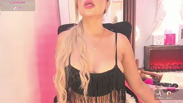 Snapshot of Agatha210 chatting on October 30, 10:13 am Agatha210 online show from October 30, 10:13 am