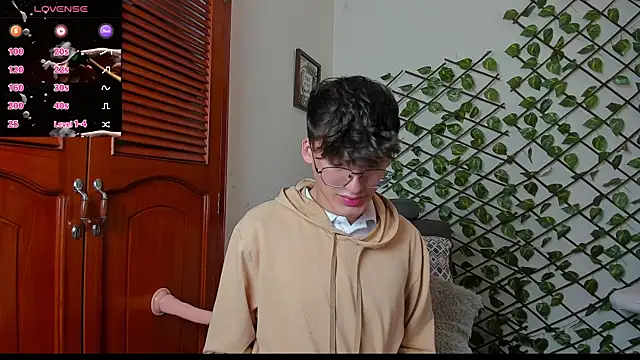 bellmontneon online show from December 1, 11:11 am