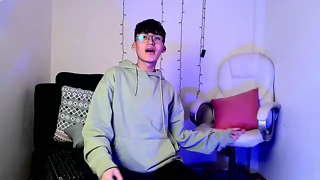 bellmontneon online show from November 4, 11:14 am