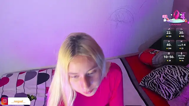 Celestepaige   online show from October 31, 2:35 pm