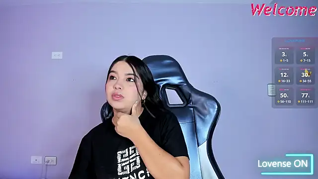 LunaWiill  online show from December 15, 1:28 pm