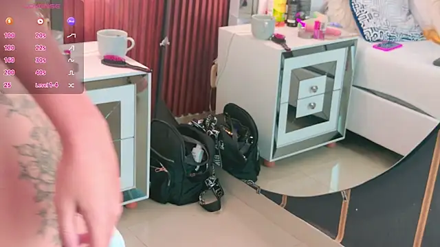 SabrinnaTaylor online show from May 1, 12:21 pm