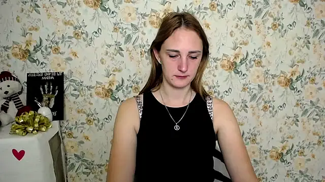 Snapshot of Milana_Cutie_ chatting on October 3, 5:53 am Milana Cutie online show from October 3, 5:53 am