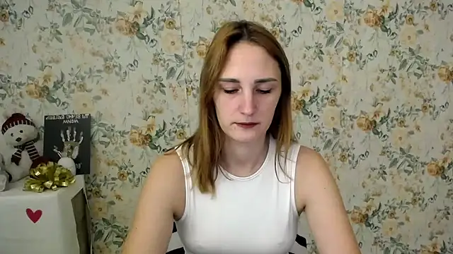 Snapshot of Milana_Cutie_ chatting on October 20, 6:04 am Milana Cutie online show from October 20, 6:04 am