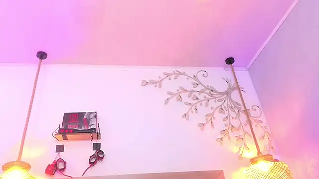 Snapshot of Daphnee-x chatting on October 25, 11:09 am Daphnee-x online show from October 25, 11:09 am