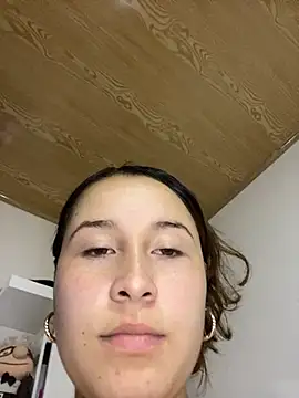 Snapshot of Swet_Violet chatting on September 27, 8:15 pm Swet Violet online show from September 27, 8:15 pm