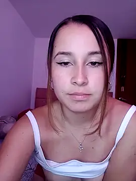 Snapshot of Swet_Violet chatting on October 15, 5:43 pm Swet Violet online show from October 15, 5:43 pm