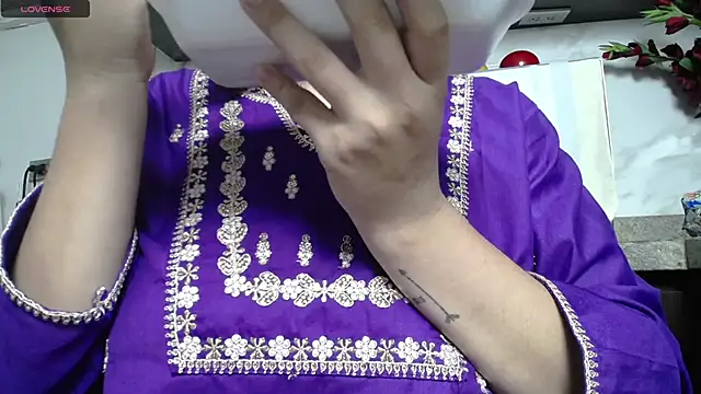 kashvi  online show from May 28, 7:09 pm