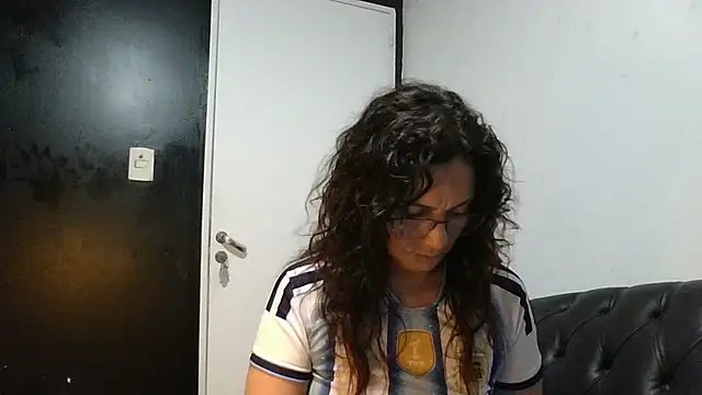 Snapshot of dulcefanny chatting on July 4, 2:07 am dulcefanny online show from July 4, 2:07 am