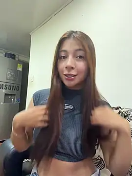 Snapshot of Karlee_Grey1 chatting on June 4, 1:10 am Karlee Grey1 online show from June 4, 1:10 am