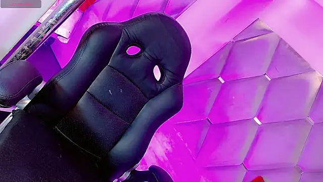 Snapshot of AithanaBlaze chatting on February 9, 11:58 pm AithanaBlaze online show from February 9, 11:58 pm