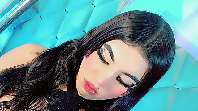 Snapshot of AithanaBlaze chatting on February 7, 11:13 pm AithanaBlaze online show from February 7, 11:13 pm