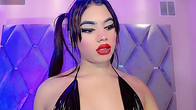 Snapshot of AithanaBlaze chatting on January 18, 11:19 pm AithanaBlaze online show from January 18, 11:19 pm