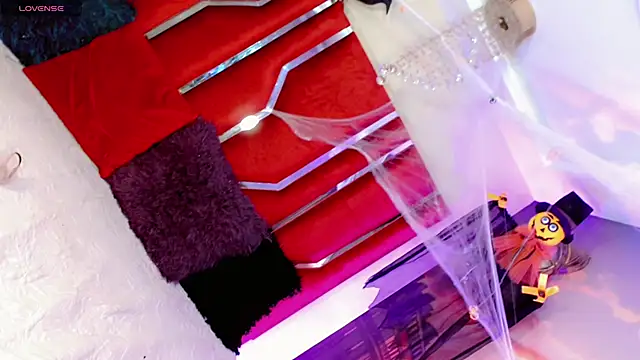 Snapshot of AithanaBlaze chatting on October 21, 11:09 am AithanaBlaze online show from October 21, 11:09 am