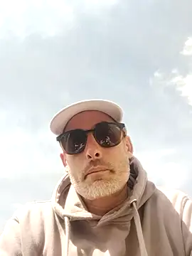 LeLoup49 online show from March 29, 11:01 am