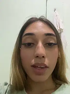 loirinhaaa online show from November 23, 1:37 am