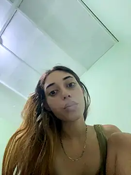 loirinhaaa online show from October 13, 4:08 pm