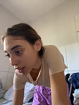 loirinhaaa online show from September 18, 2:09 pm