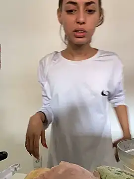 loirinhaaa online show from November 11, 1:17 pm