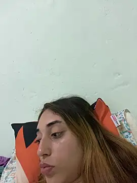 loirinhaaa online show from October 11, 2:07 pm