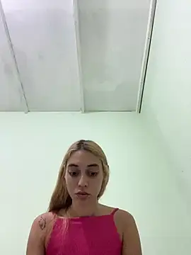 loirinhaaa online show from March 20, 10:55 pm