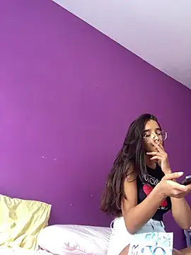 loirinhaaa online show from April 5, 6:47 pm