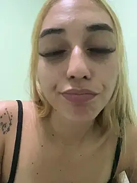 Snapshot of loirinhaaa chatting on February 9, 11:58 pm loirinhaaa online show from February 9, 11:58 pm