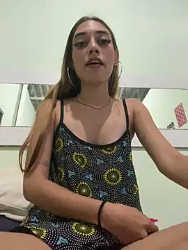 Snapshot of loirinhaaa chatting on February 1, 2:43 am loirinhaaa online show from February 1, 2:43 am