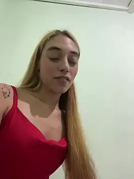 loirinhaaa online show from March 25, 7:35 pm