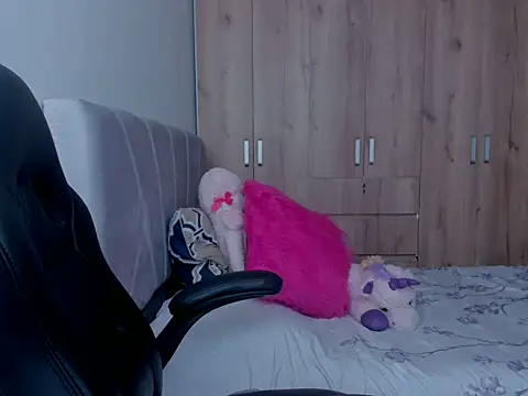 TessaCollinns online show from November 25, 2:50 pm