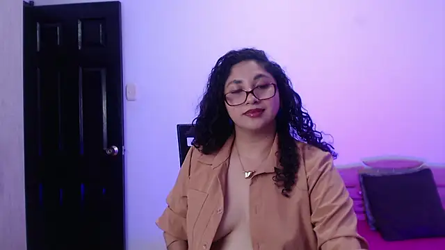 Gia Dior online show from December 17, 10:37 pm