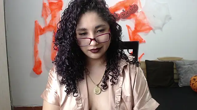 Snapshot of Gia_Dior chatting on October 27, 9:05 pm Gia Dior online show from October 27, 9:05 pm