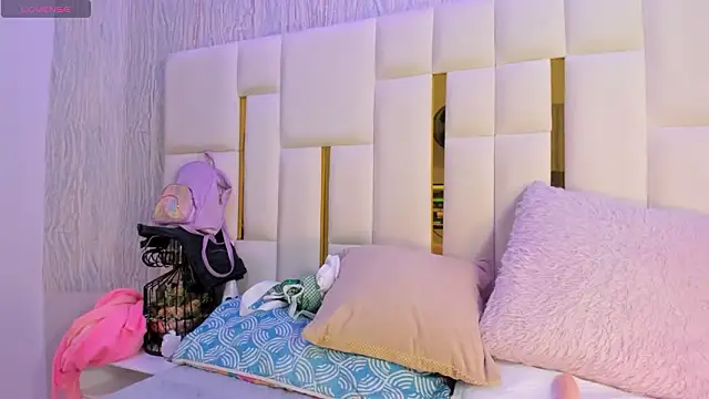 mia vy online show from March 15, 3:13 am