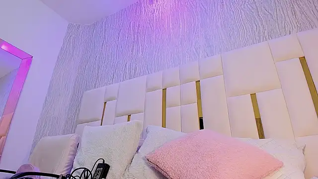 mia vy online show from June 5, 3:00 am
