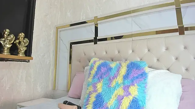 mia vy online show from January 8, 7:20 pm