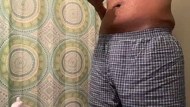 TallDickguy00 online show from May 16, 1:04 am
