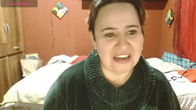 Snapshot of Sasharosee2 chatting on October 28, 12:26 pm Sasharosee2 online show from October 28, 12:26 pm