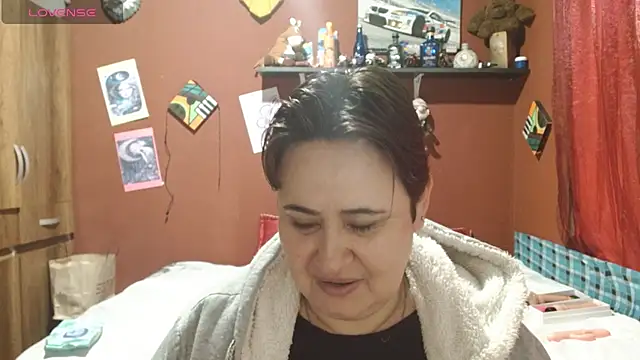 Snapshot of Sasharosee2 chatting on October 12, 12:17 pm Sasharosee2 online show from October 12, 12:17 pm