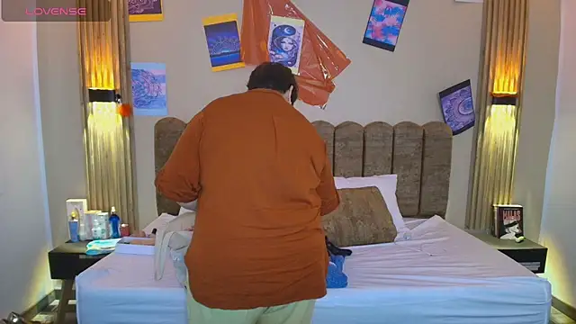 Snapshot of Sasharosee2 chatting on October 2, 12:19 pm Sasharosee2 online show from October 2, 12:19 pm